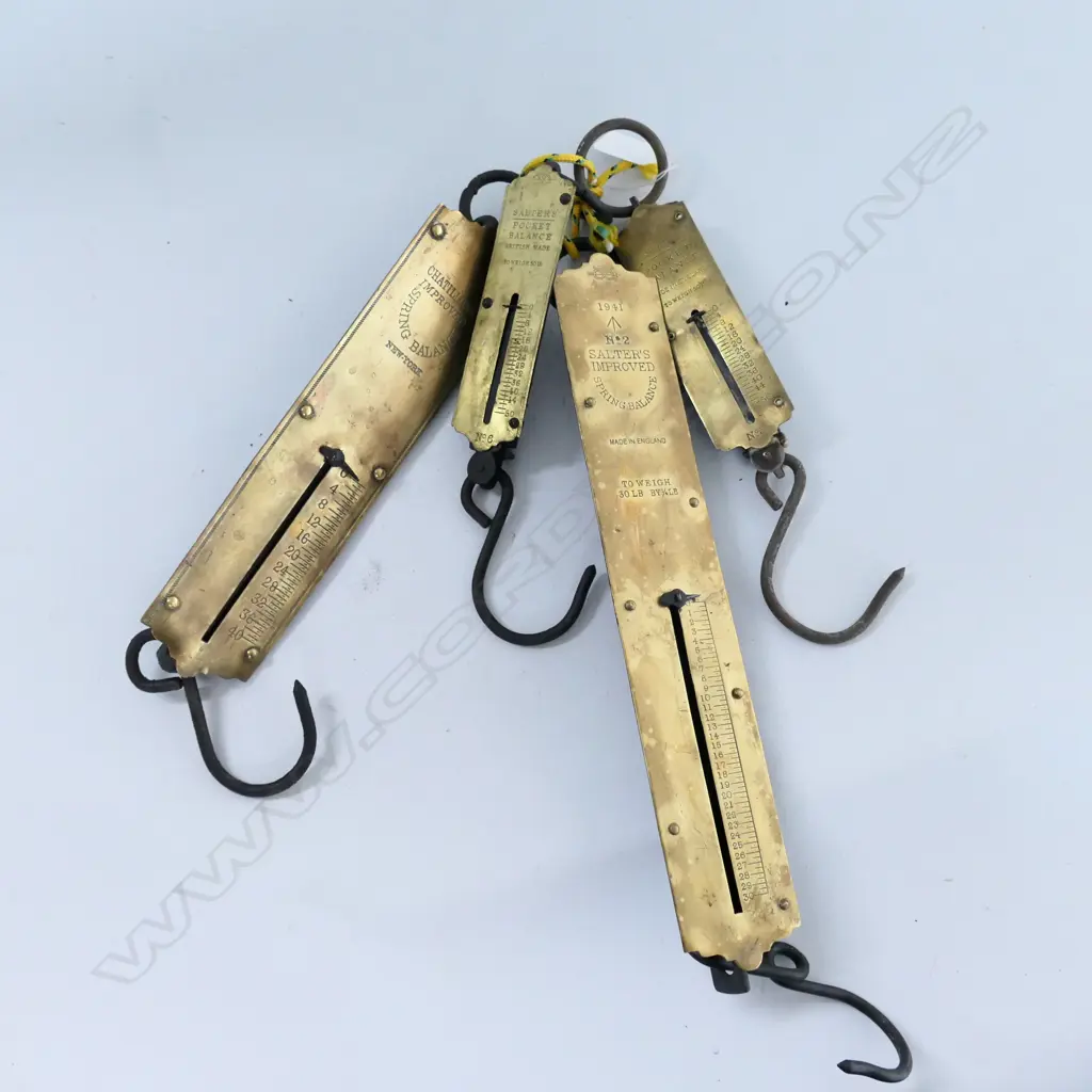 4  FLAT FRONT SPRING SCALES, INCLUDING SALTER'S Image 1++